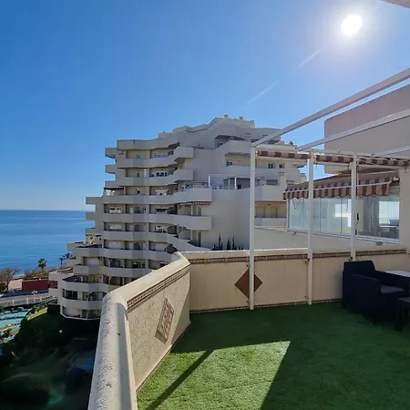 아파트 Benalbeach. Espectacular Terraza, Vistas Al Mar.